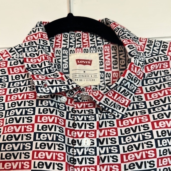 Levi’s printed 100# cotton short sleeve button down shirt - Picture 2 of 9